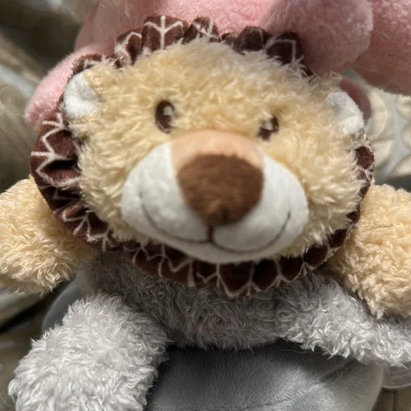 Babies Stuffed Animals Rattle Soft and precious NWT - Picture 3 of 9